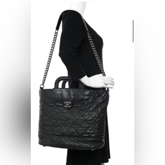 CHANEL Iridescent Calfskin Quilted In The Mix Shopping Tote Black - Picture 2 of 9
